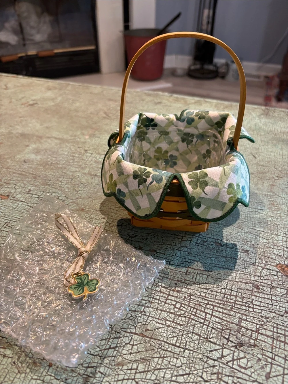 Longaberger 1999 Lucky Clover Basket Set Liner Protector Tie-On Charm